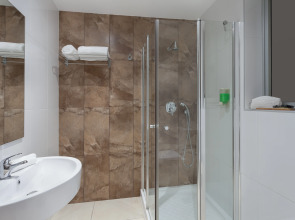 115 The Strand Hotel by NEU Collective