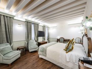 Отель Monaco & Grand Canal