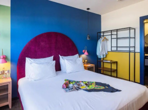 PLAY Seaport Suite Hotel TLV