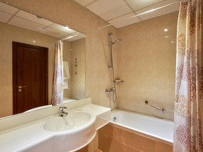 Yantra Grand Hotel -Sharlopov Hotels