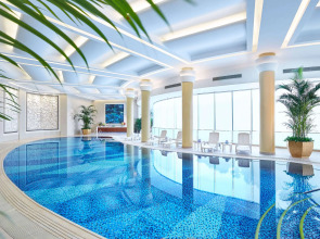 Lakeview Xuanwu Hotel