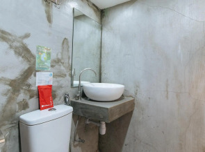 RedDoorz Plus @ Danlig Street Makati