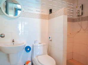 Phi Phi Cozy Seafront Resort