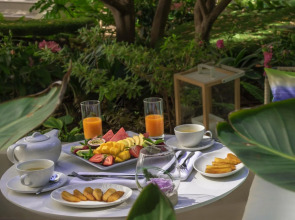 Croisette Beach Hotel Cannes - MGallery Collection