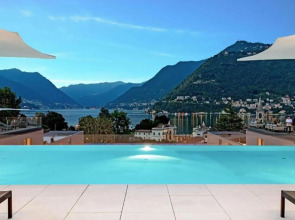 Отель Hilton Lake Como
