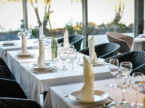 Best Western Plus Lakeside Hotel