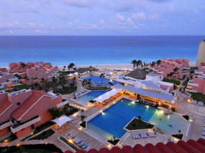 Wyndham Grand Cancun All Inclusive Resort & Villas