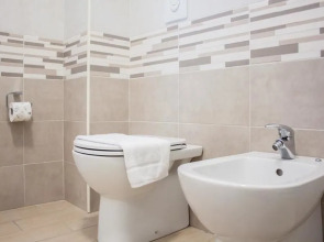 Hotel RossoVino Como