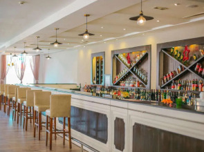 Hotel Marabout - Families and Couples Only