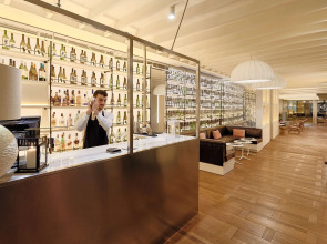 Отель H10 Universitat