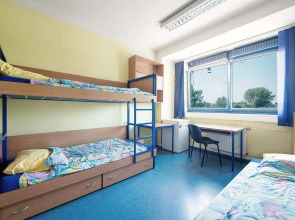 Dizzy Daisy Hostel Riviera