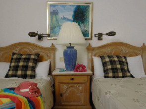 Beverly Hills Suites - Excel Hotels & Resorts