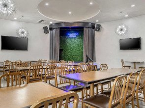 Ramada Plaza by Wyndham Marco Polo Beach Resort