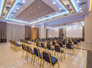 Adams Beach Hotel & Spa