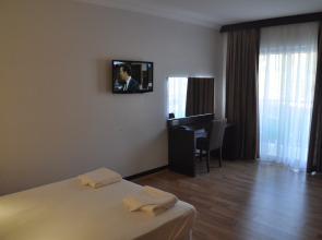 Sunshine Holiday Resort