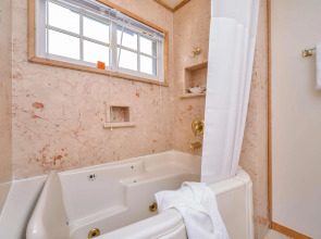 Station House Inn - Near Heavenly Gondola