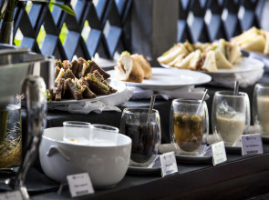 Central Suite Residence