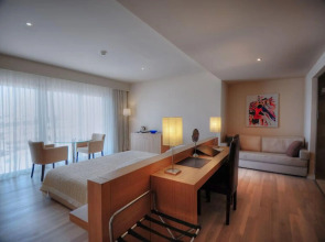 LVZZ Hotel - Boutique Class