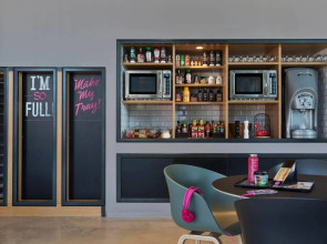 Moxy Vienna Airport
