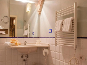 Bali Chaya Hotel Legian