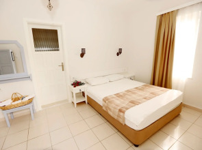 Golden Lighthouse Hotel