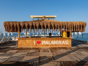 Palmeras Beach Hotel