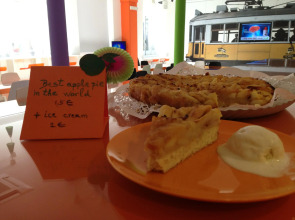 Golden Tram 242 Lisbonne Hostel