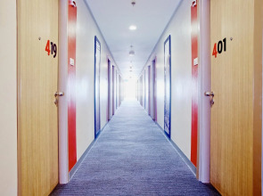 Red Planet Makati Amorsolo