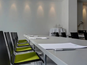 Отель Premier Inn Koeln City Centre