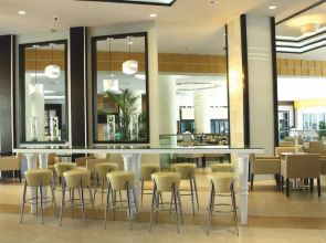 Hotel Riu Plaza Miami Beach