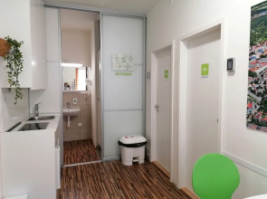 Cube Central Rooms for 2 - Hostel