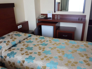 Lara Otel +12 Only Adult