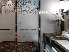 Sunborn Gibraltar Yacht Hotel Resort