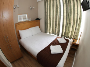 Bob W Holland Park London