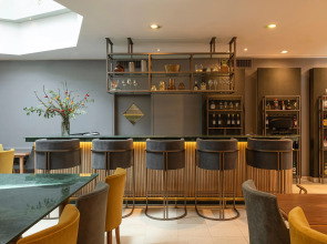 Argenta Tower Hotel & Suites