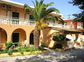 River Studios & Apartments