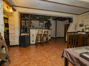 Usengi Hotel and Hostel (Юсенги Отель и Хостел)