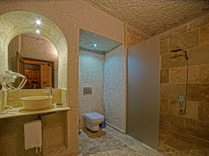 Zeus Cave Suites