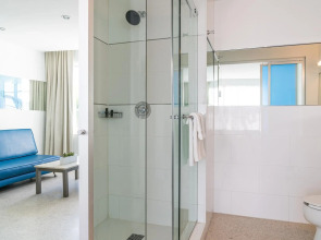 Clevelander Hotel – Adults Only