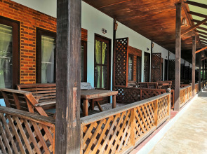 Sairee Hut Resort