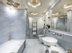 Отель Monaco & Grand Canal