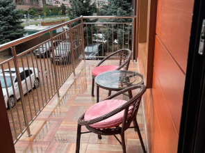 Апартаменты в отеле Red wood