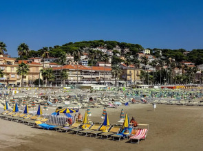 Laigueglia Holidays - 200m From Sea