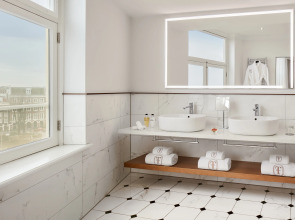 Tivoli Doelen Amsterdam Hotel