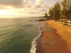 Khaolak Wanaburee Resort