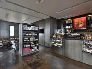 Курортный отель Weligama Bay Marriott Resort & Spa