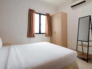 Golden View Serviced Apartment