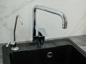 Абри Люкс на Революции, 24