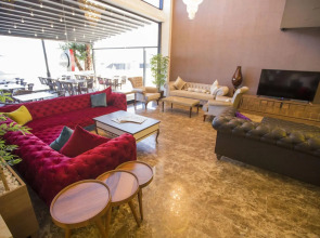 Royal Life Exclusive