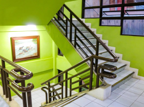 RedDoorz @ Junquera Extension Cebu